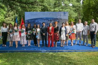 Heleni Đurović nagrada za najveći doprinos digitalizaciji i razvoju eUprave Heleni Đurović nagrada za najveći doprinos digitalizaciji i razvoju eUprave