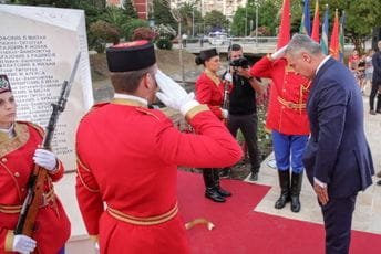 Đukanović u Baru prisustvovao otvaranju spomen-obilježja na mjestu nekadašnjeg koncentracionog logora Đukanović u Baru prisustvovao otvaranju spomen-obilježja na mjestu nekadašnjeg koncentracionog logora