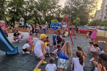 Novi sadržaji za mališane iza zgrade "Pejton" Novi sadržaji za mališane iza zgrade "Pejton"