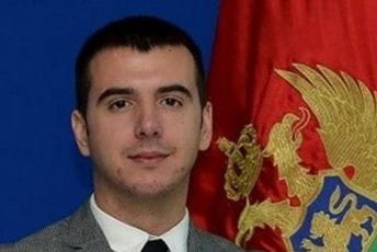 Radović premijeru: Počinjete da shvatate da se bliži kraj vaše Vlade, uzalud se dodvoravate SPC Radović premijeru: Počinjete da shvatate da se bliži kraj vaše Vlade, uzalud se dodvoravate SPC