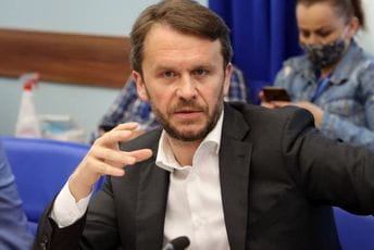 Vlada nije sposobna da vodi zemlju Vlada nije sposobna da vodi zemlju