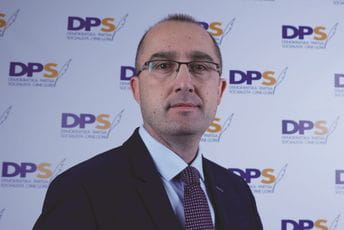 Volkov: Lažna vijest o napadu na sveštenika Perovića i njegovog sina, demonstracija amaterizma i diletantskog rada Vlade Volkov: Lažna vijest o napadu na sveštenika Perovića i njegovog sina, demonstracija amaterizma i diletantskog rada Vlade