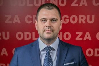 Anđušić: Još jedan ćorak u spinovanju MANS-a i Vanje u liku Krivokapića i Abazovića Anđušić: Još jedan ćorak u spinovanju MANS-a i Vanje u liku Krivokapića i Abazovića
