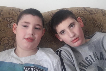 Obezbijeđen novac za liječenje braće Novićević Obezbijeđen novac za liječenje braće Novićević