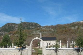 Crkva svetog Nikole u Grahovu upisana 2011. na Eparhiju budimljansko nikšićku SPC Crkva svetog Nikole u Grahovu upisana 2011. na Eparhiju budimljansko nikšićku SPC