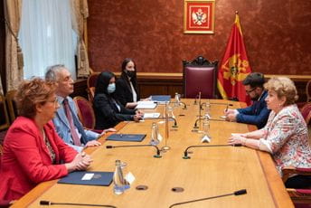 Plugčijeva: Politička kriza ne čini državu atraktivnom destinacijom za turiste