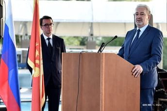 Krivokapić na proslavi povodom Dana Rusije: Ako imate prijatelja, prijatelj vas razumije Krivokapić na proslavi povodom Dana Rusije: Ako imate prijatelja, prijatelj vas razumije