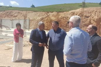 Mitrović i Lučić u Mojkovcu: Započeti projekti ski centara velika šansa Mitrović i Lučić u Mojkovcu: Započeti projekti ski centara velika šansa