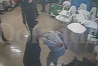 U Italiji zgroženi snimkom nasilja nad zatvorenicima U Italiji zgroženi snimkom nasilja nad zatvorenicima