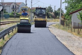 U toku asfaltiranje više ulica U toku asfaltiranje više ulica