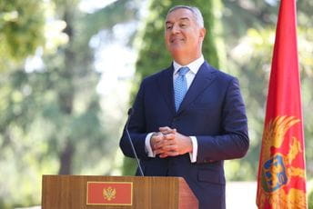 Đukanović: Crna Gora ponosna na zlatne "ajkule" Đukanović: Crna Gora ponosna na zlatne "ajkule"