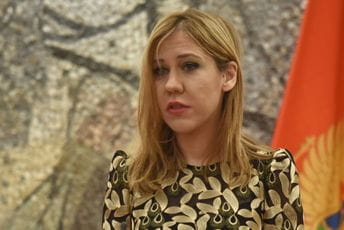 Ministarstvo prosvjete: Zloupotrijebljen izvještaj, prethodna vlast nije donijela strategiju tokom cijelog mandata Ministarstvo prosvjete: Zloupotrijebljen izvještaj, prethodna vlast nije donijela strategiju tokom cijelog mandata