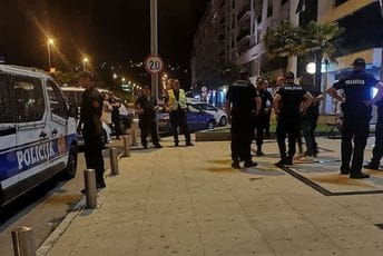 UP: Uhapšene tri osobe zbog napada na policajce, jednom povrijeđena ruka UP: Uhapšene tri osobe zbog napada na policajce, jednom povrijeđena ruka