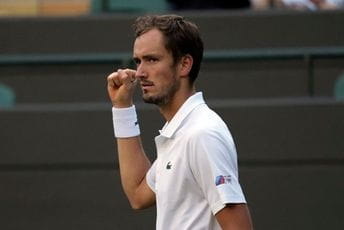 Medvedev poslije preokreta do osmine finala Medvedev poslije preokreta do osmine finala