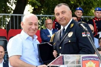 Ambasada SAD: Radosavljević da bude suočen sa pravdom, a ne da prima počasti Ambasada SAD: Radosavljević da bude suočen sa pravdom, a ne da prima počasti