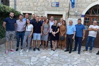 Jednoglasna podrška Jokoviću da ostane na čelu SNP-a Jednoglasna podrška Jokoviću da ostane na čelu SNP-a