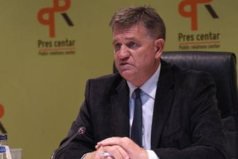 Vujičić: Gospodine Bečiću i Vi ste neustavno dobili mandat poslanika Vujičić: Gospodine Bečiću i Vi ste neustavno dobili mandat poslanika