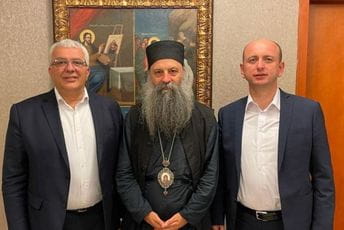 DF: Mandić i Knežević dobili blagoslov Porfirija da u novoj Vladi brane interese SPC DF: Mandić i Knežević dobili blagoslov Porfirija da u novoj Vladi brane interese SPC