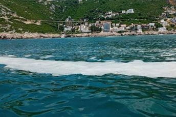 Bar: Morska pjena čudne boje uznemirila mještane i kupače