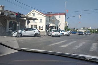 Četiri osobe povrijeđene u udesu na Draču Četiri osobe povrijeđene u udesu na Draču