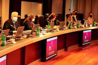 Umjesto smanjenja, u javnoj upravi zaposleno 4.195 osoba Umjesto smanjenja, u javnoj upravi zaposleno 4.195 osoba