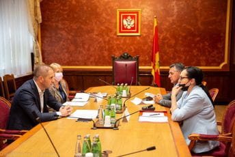 Saradnja Skupštine i Sindikata prosvjete od posebne važnosti Saradnja Skupštine i Sindikata prosvjete od posebne važnosti