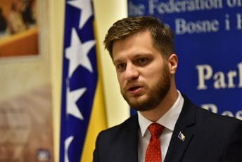 Čengić: Abazović se opredijelio za negatore genocida iako je imao izbor Čengić: Abazović se opredijelio za negatore genocida iako je imao izbor