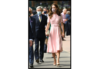 Kejt Midlton zasijala u prepoznatljivom elegantnom stilu na finalu Vimbldona Kejt Midlton zasijala u prepoznatljivom elegantnom stilu na finalu Vimbldona