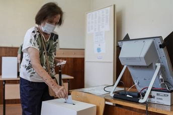 Bez jasnog pobjednika na parlamentarnim izborima u Bugarskoj Bez jasnog pobjednika na parlamentarnim izborima u Bugarskoj