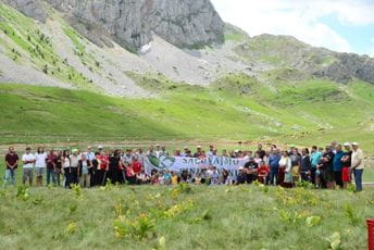 Poništiti odluku o vojnom poligonu i proglasiti Sinjajevinu zaštićenim područjem Poništiti odluku o vojnom poligonu i proglasiti Sinjajevinu zaštićenim područjem