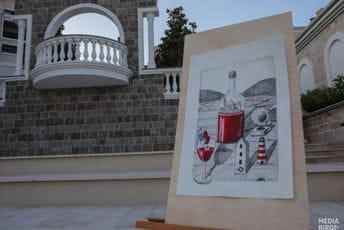 U Tivtu održana izložba radova nastalih u okviru prve Umjetničke kolonije Luštice Bay U Tivtu održana izložba radova nastalih u okviru prve Umjetničke kolonije Luštice Bay