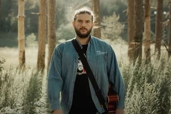 "Do kraja svijeta za Ljuba će znati": Poslušajte pjesmu Filipa Sjekloće "Do kraja svijeta za Ljuba će znati": Poslušajte pjesmu Filipa Sjekloće