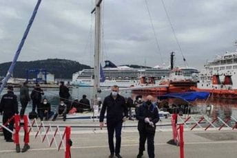 Turski državljani šverc migranata od Crne Gore do Italije naplaćivali po 3.500 eura Turski državljani šverc migranata od Crne Gore do Italije naplaćivali po 3.500 eura