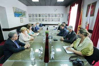 Popa: EU podržava projekte koji unaprjeđuju kvalitet života lokalnih zajednica Popa: EU podržava projekte koji unaprjeđuju kvalitet života lokalnih zajednica