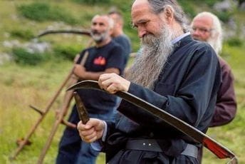 Kadrovska čistka u Mitropoliji crnogorsko-primorskoj Kadrovska čistka u Mitropoliji crnogorsko-primorskoj