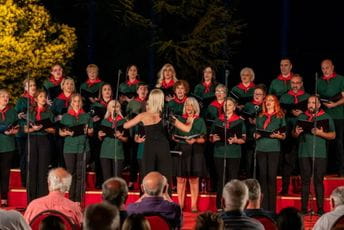 KIC POP hor snimkom koncerta u Danilovgradu čestita 13. jul KIC POP hor snimkom koncerta u Danilovgradu čestita 13. jul