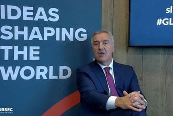 Đukanović: Crna Gora ima ozbiljan kapacitet proevropskih politika, kako u opoziciji, tako i u parlamentarnoj većini Đukanović: Crna Gora ima ozbiljan kapacitet proevropskih politika, kako u opoziciji, tako i u parlamentarnoj većini