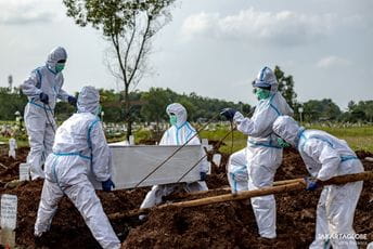 Azijska država pred katastrofom: Neistine o vakcinama i nedisciplina uzroci divljanja delta soja Azijska država pred katastrofom: Neistine o vakcinama i nedisciplina uzroci divljanja delta soja