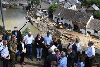 Merkel šokirana razmjerama katastrofe: Njemački jezik nema riječi za ovo Merkel šokirana razmjerama katastrofe: Njemački jezik nema riječi za ovo