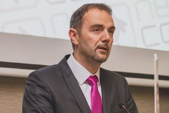 Bez zelenog kartona u zemlje članice Evropske Unije, Veliku Britaniju, Norvešku, Island, Andoru, Švajcarsku, Lihtenštajn i BiH Bez zelenog kartona u zemlje članice Evropske Unije, Veliku Britaniju, Norvešku, Island, Andoru, Švajcarsku, Lihtenštajn i BiH