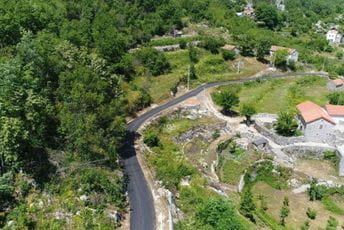 Prijsetonica Cetinje i UNDP će obezbijediti 25 solarnih fotonaponskih sistema za proizvodnju električne energije Prijsetonica Cetinje i UNDP će obezbijediti 25 solarnih fotonaponskih sistema za proizvodnju električne energije