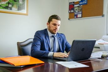 Mikić: Neophodno jednom rezolucijom osuditi sve zločine u Crnoj Gori Mikić: Neophodno jednom rezolucijom osuditi sve zločine u Crnoj Gori