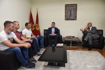 Adžić i Laković: Uskoro pripravnički za 12. generaciju Policijske akademije Adžić i Laković: Uskoro pripravnički za 12. generaciju Policijske akademije