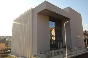 Zorana Jovanović v.d direktorice Muzičke škole u Tivtu Zorana Jovanović v.d direktorice Muzičke škole u Tivtu