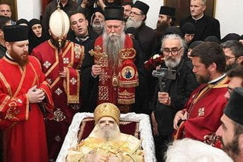 Beogradska patrijaršija smijenila Gojka Perovića i poslala ga u Podgoricu Beogradska patrijaršija smijenila Gojka Perovića i poslala ga u Podgoricu