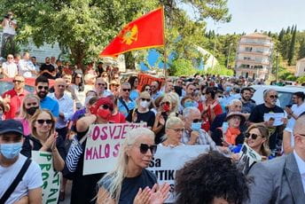 Filipović: Nećemo se miriti sa ovim što se dešava u obrazovanju, Mrvaljević: Vrijeme je za kraj ove pogubne vlasti Filipović: Nećemo se miriti sa ovim što se dešava u obrazovanju, Mrvaljević: Vrijeme je za kraj ove pogubne vlasti