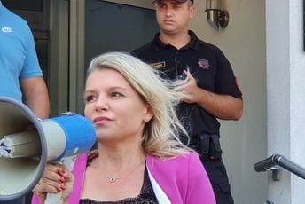 Otišao jedan čitav grad, ministarka da podnese ostavku zbog neodgovornosti i nesposobnosti Otišao jedan čitav grad, ministarka da podnese ostavku zbog neodgovornosti i nesposobnosti