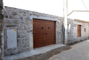 Postavka "Trajni zaplet" od sjutra u galeriji "Risto Stijović" Postavka "Trajni zaplet" od sjutra u galeriji "Risto Stijović"