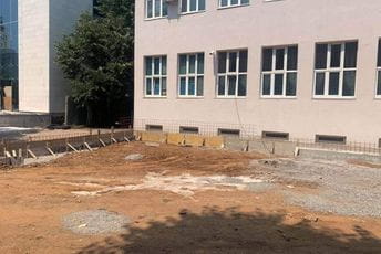 Počeli radovi na uređenju dvorišta OŠ "Savo Pejanović"