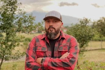 Ljudi koji su izdali bratstvo i jedinstvo u ime srBstva – nisu ljudi! Ljudi koji su izdali bratstvo i jedinstvo u ime srBstva – nisu ljudi!